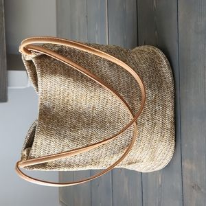 Straw shoulder bag